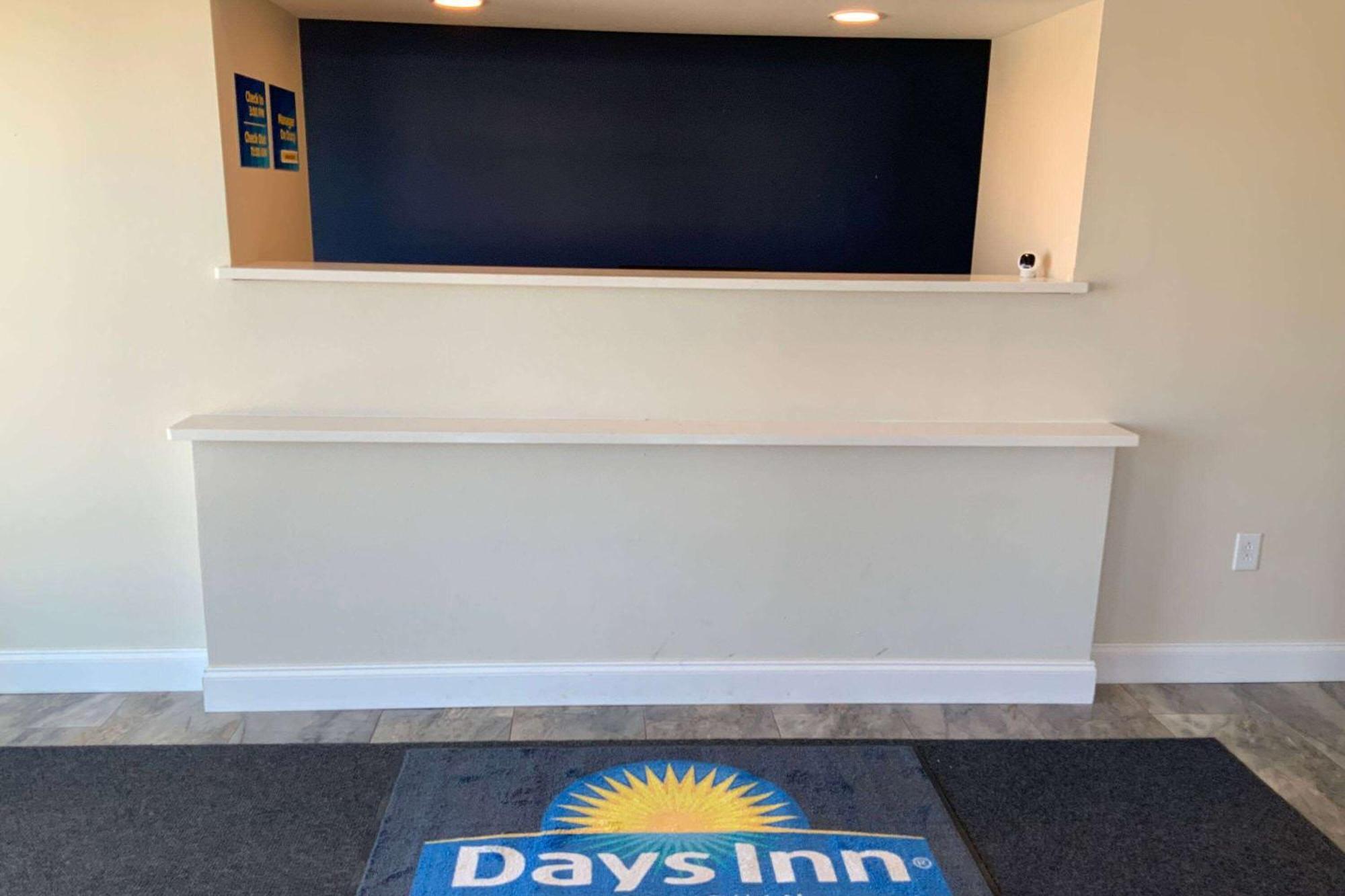 Days Inn By Wyndham Troy Il 外观 照片