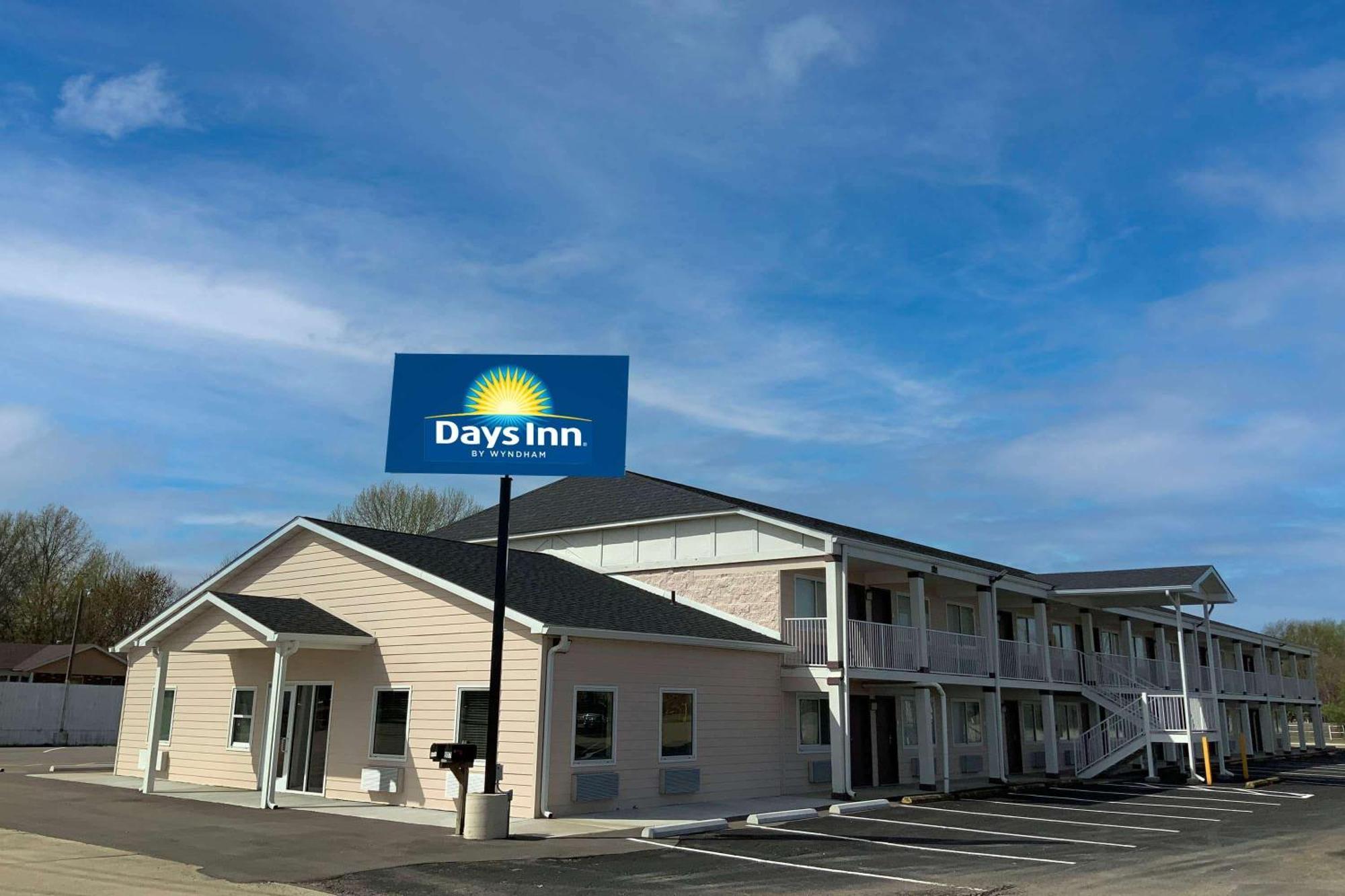 Days Inn By Wyndham Troy Il 外观 照片